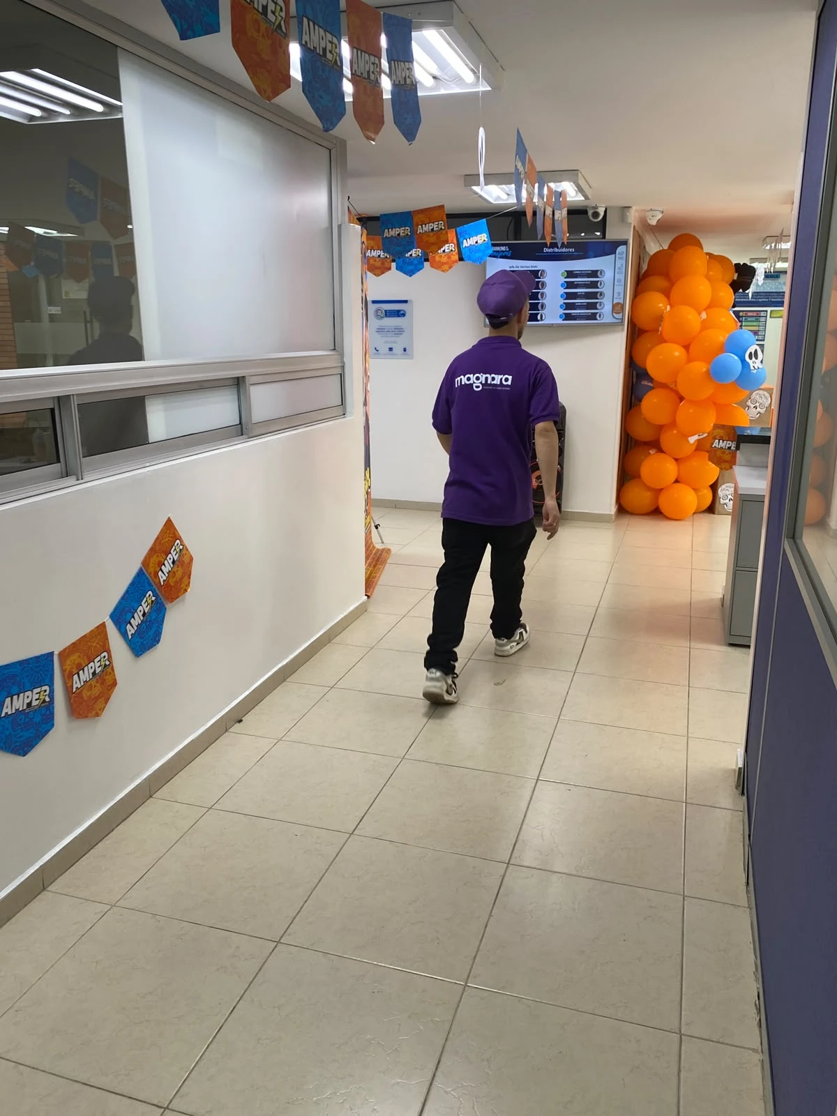 Equipo Magnara durante una entrega